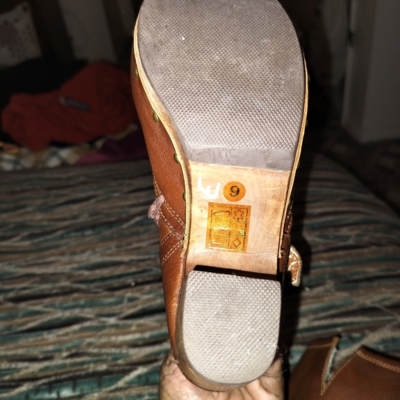 Miz Mooz Brown soft leather shearling lined boots size 9 - Picture 4 of 8